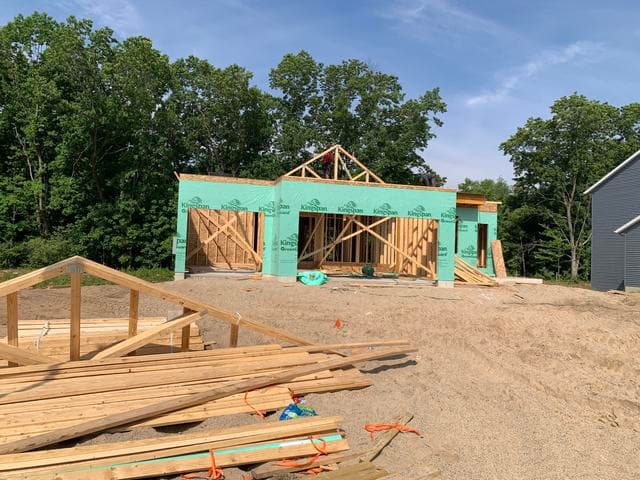 1409 Kimber Drive SE, Lowell, MI 49331