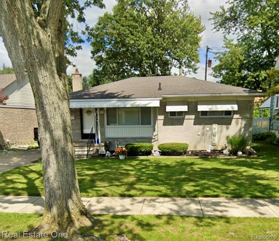 22825 Garfield Street, Saint Clair Shores, MI 48082